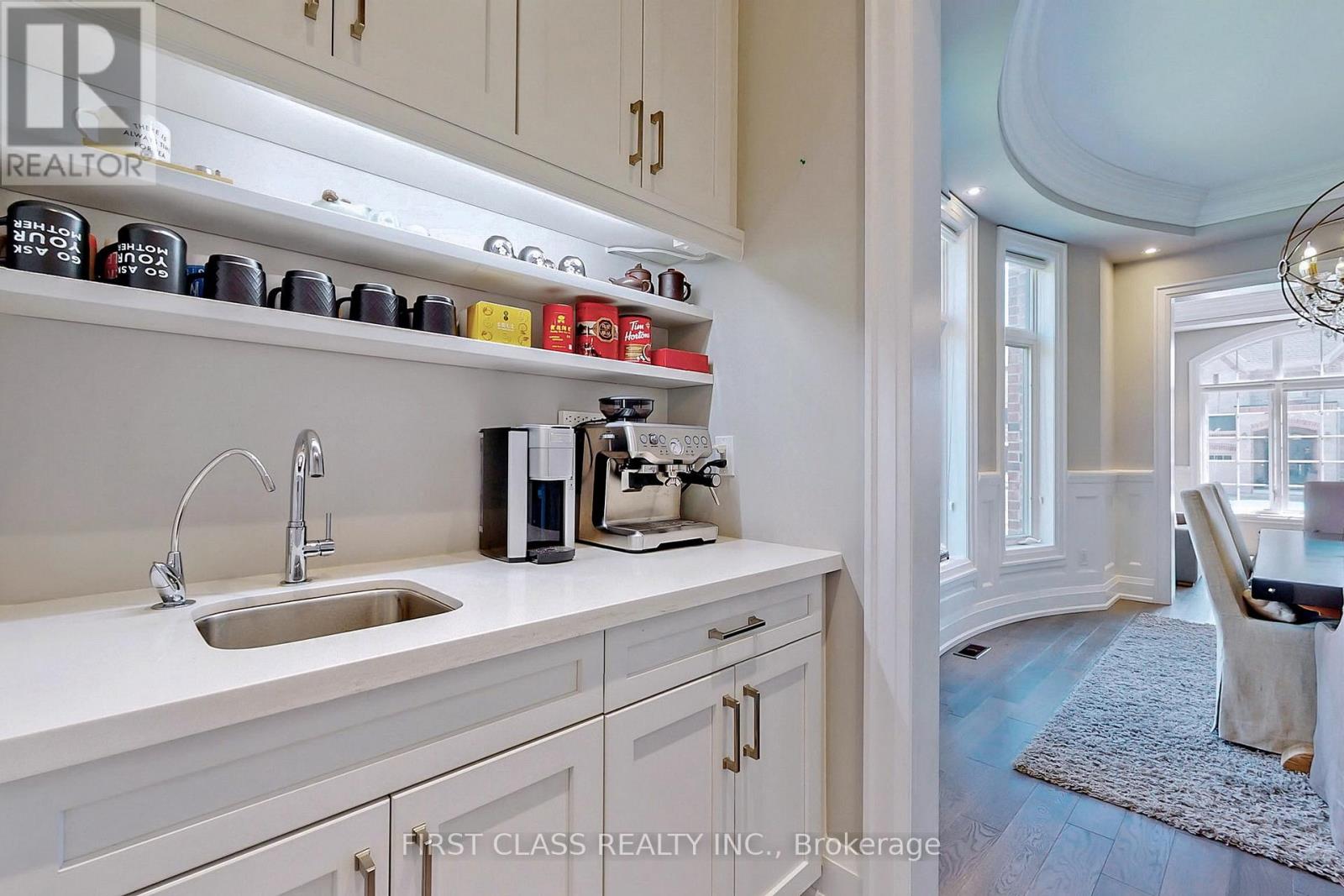 8 Heathmont Court, Richmond Hill, Ontario L4E 1C2 - Photo 15 - N12561108