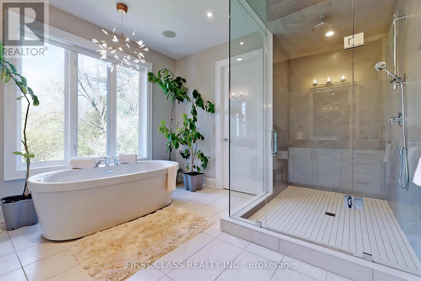 8 Heathmont Court, Richmond Hill, Ontario L4E 1C2 - Photo 20 - N12561108