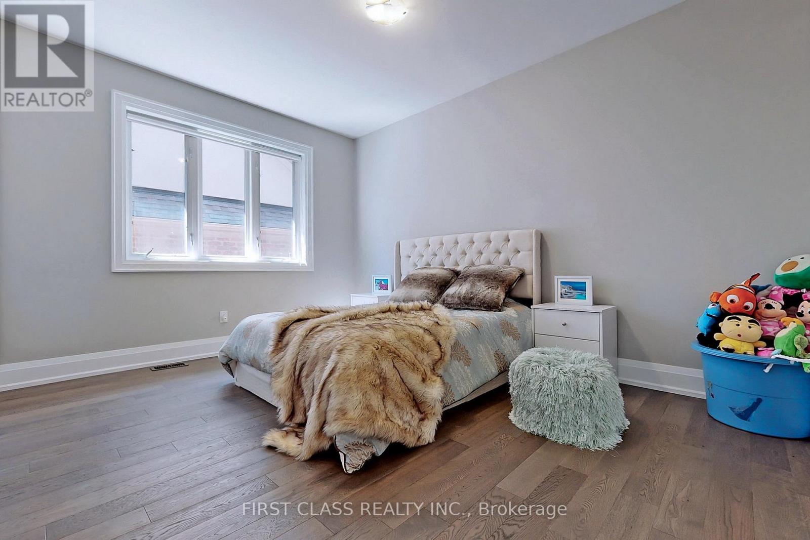 8 Heathmont Court, Richmond Hill, Ontario L4E 1C2 - Photo 23 - N12561108