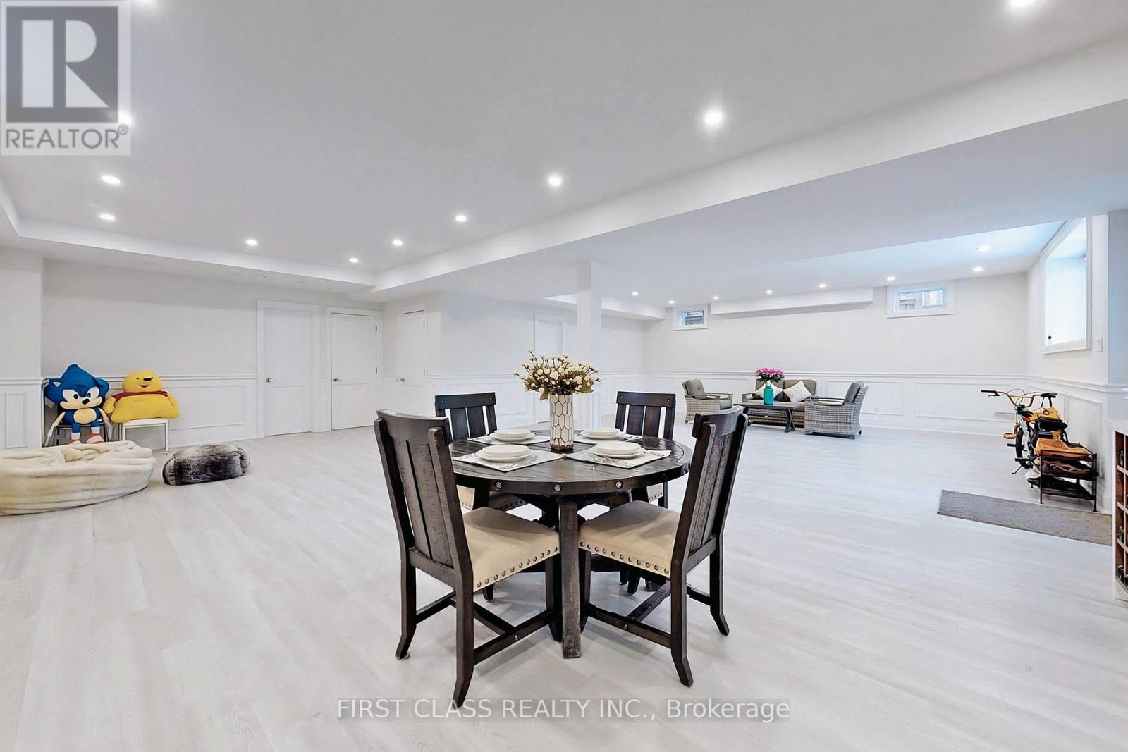 8 Heathmont Court, Richmond Hill, Ontario L4E 1C2 - Photo 25 - N12561108