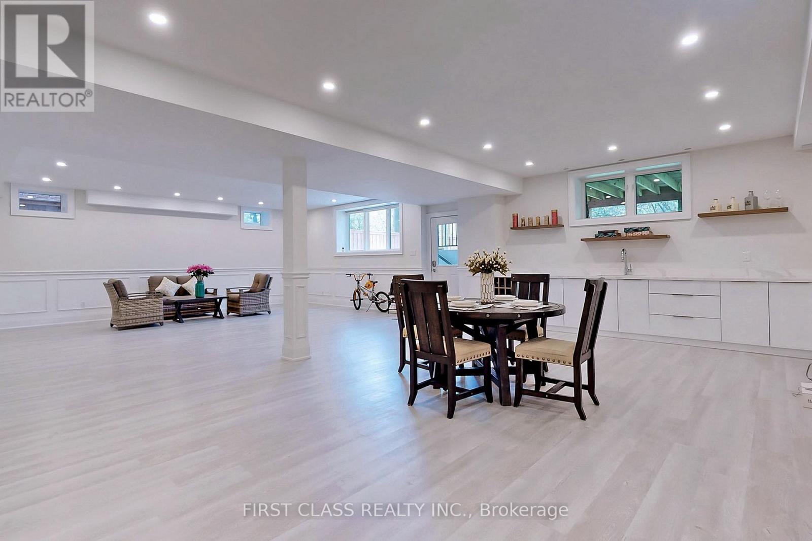 8 Heathmont Court, Richmond Hill, Ontario L4E 1C2 - Photo 26 - N12561108