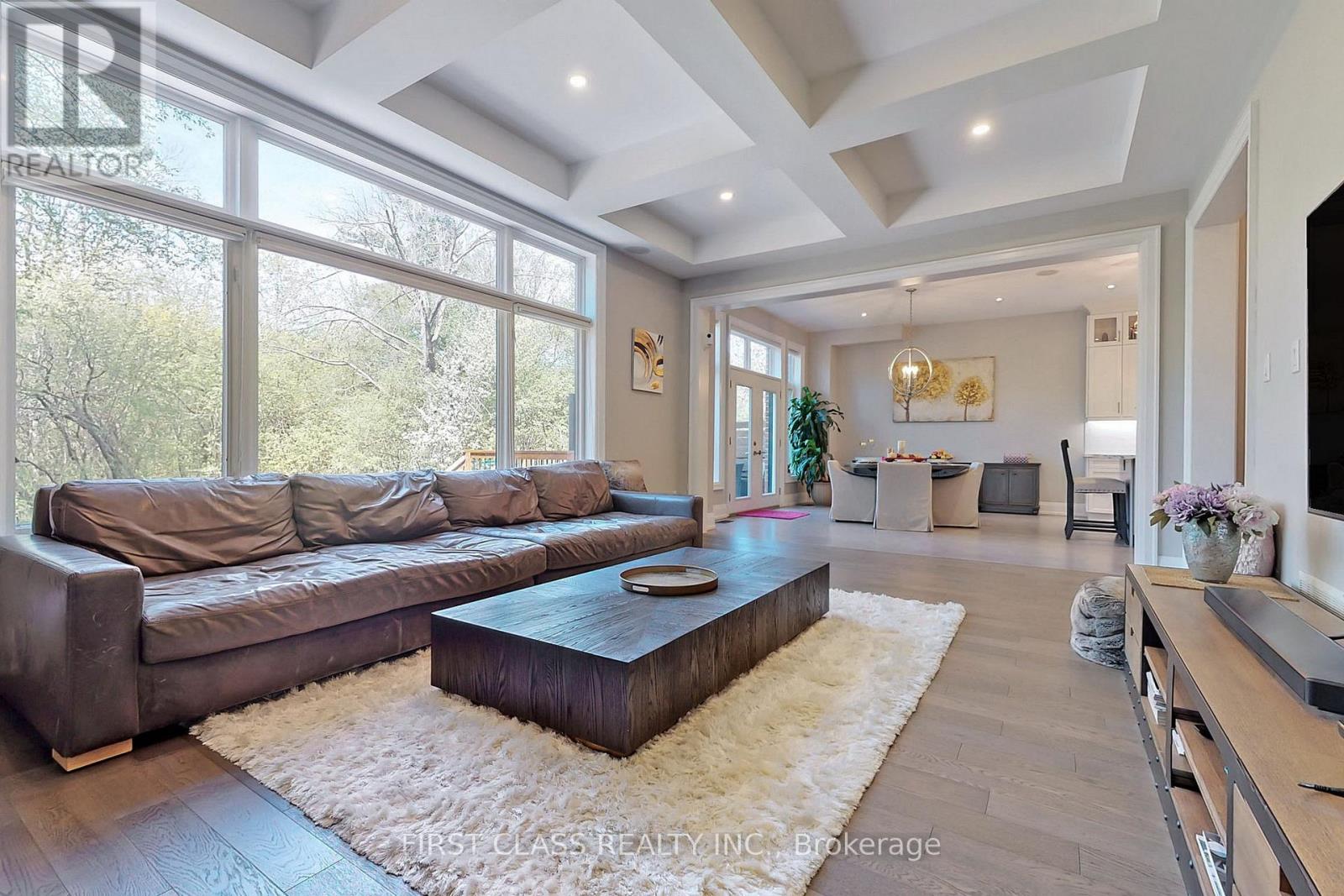 8 Heathmont Court, Richmond Hill, Ontario L4E 1C2 - Photo 6 - N12561108