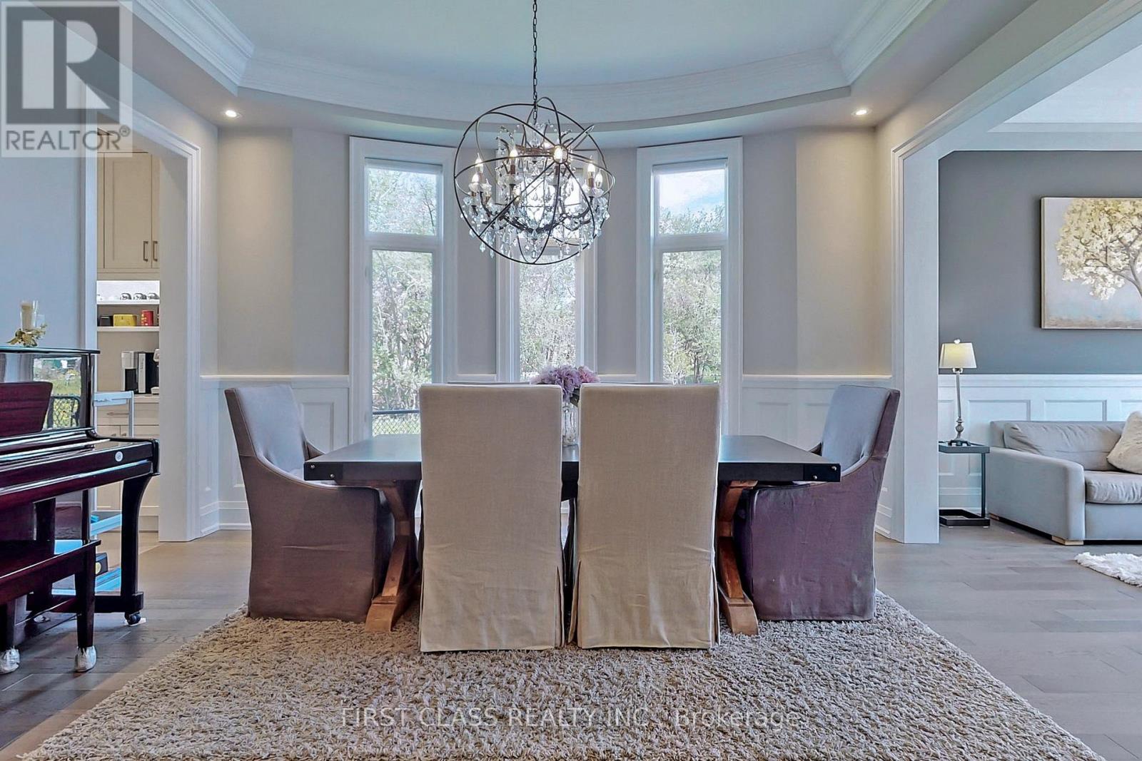 8 Heathmont Court, Richmond Hill, Ontario L4E 1C2 - Photo 8 - N12561108