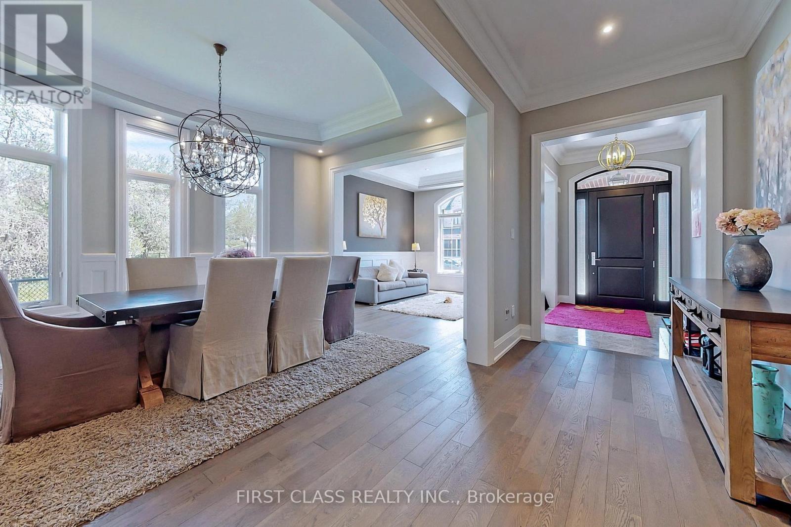 8 Heathmont Court, Richmond Hill, Ontario L4E 1C2 - Photo 9 - N12561108