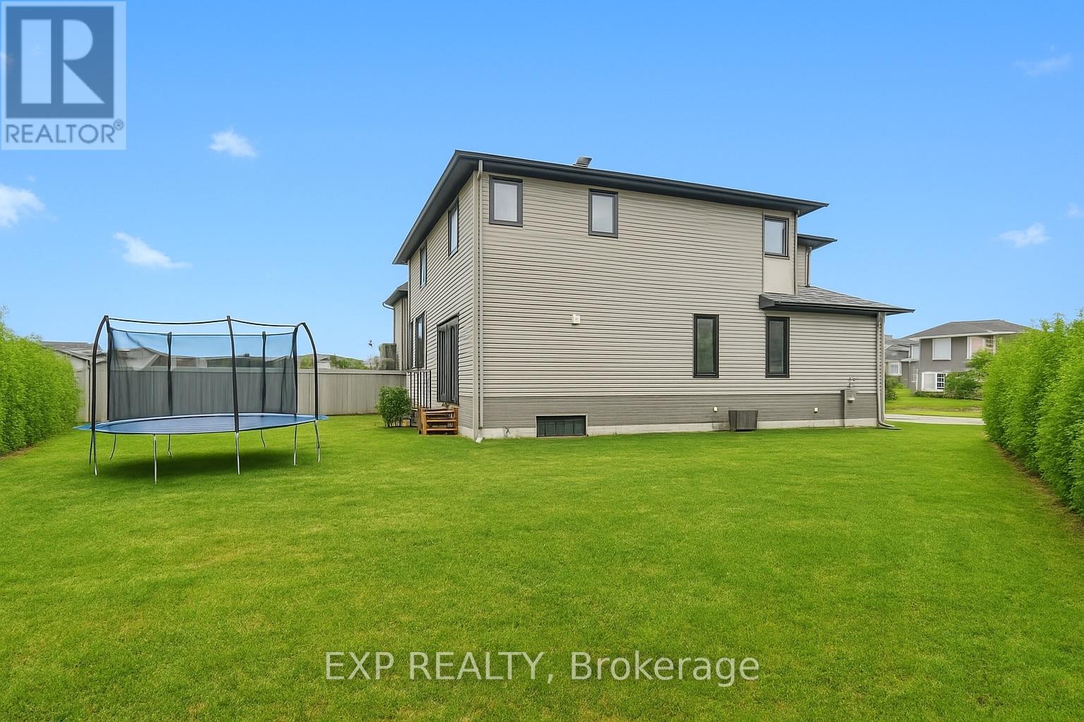 364 Gloaming Crescent, Ottawa, Ontario  K2S 1B6 - Photo 15 - X12536474