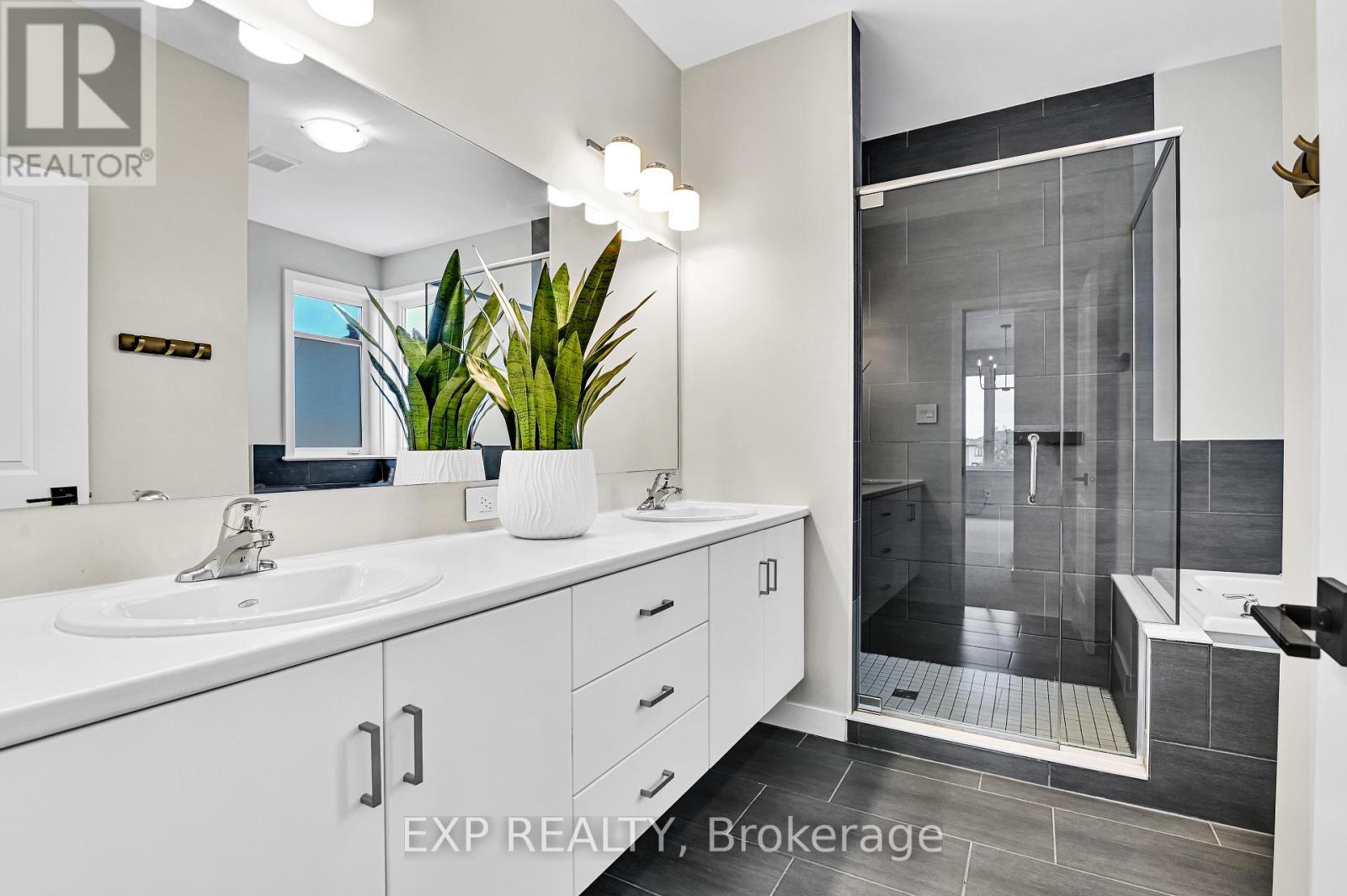 364 Gloaming Crescent, Ottawa, Ontario  K2S 1B6 - Photo 25 - X12536474