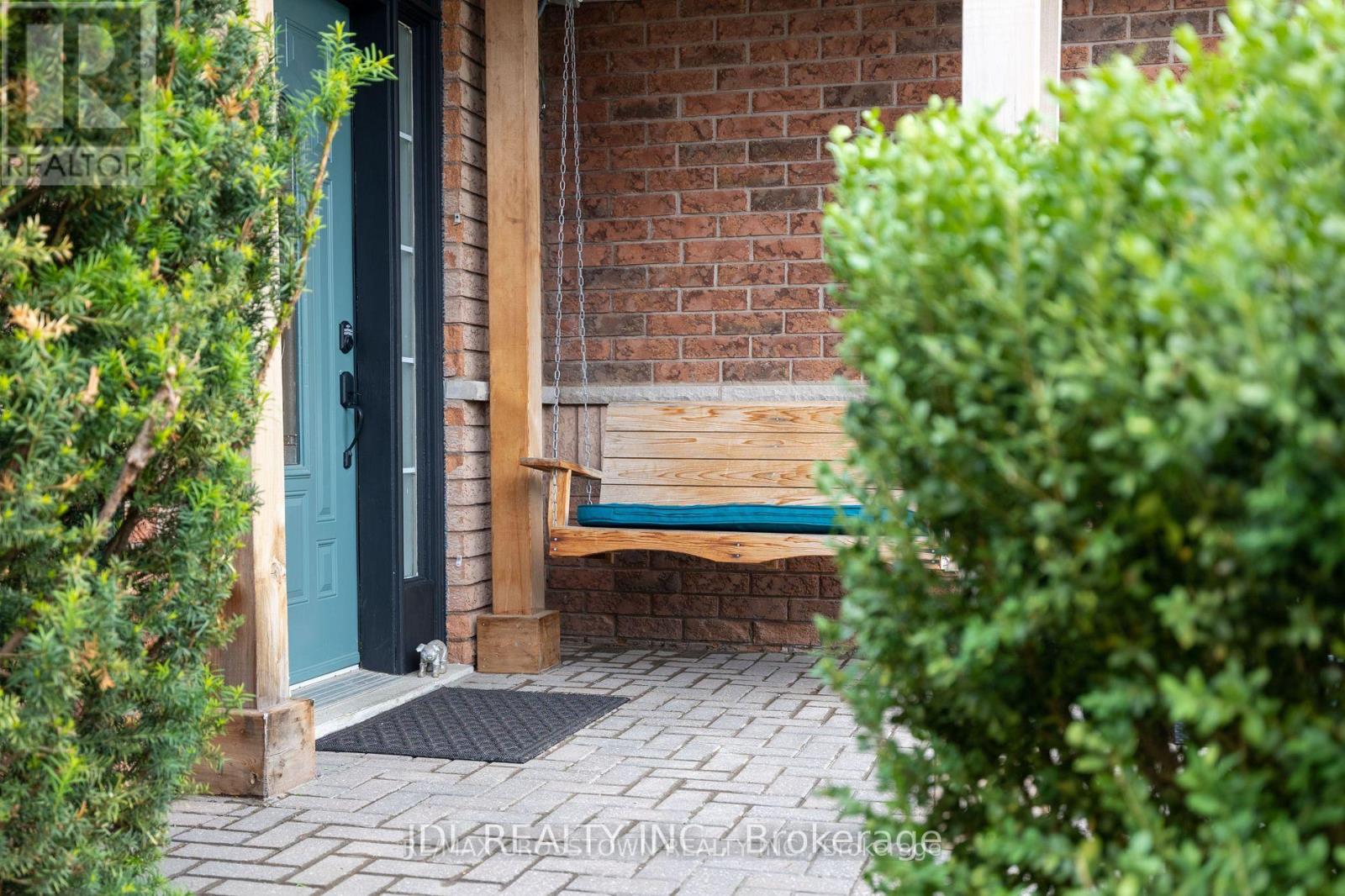 Upper - 241 Emms Drive, Barrie, Ontario L4N 0L5 - Photo 3 - S12561132