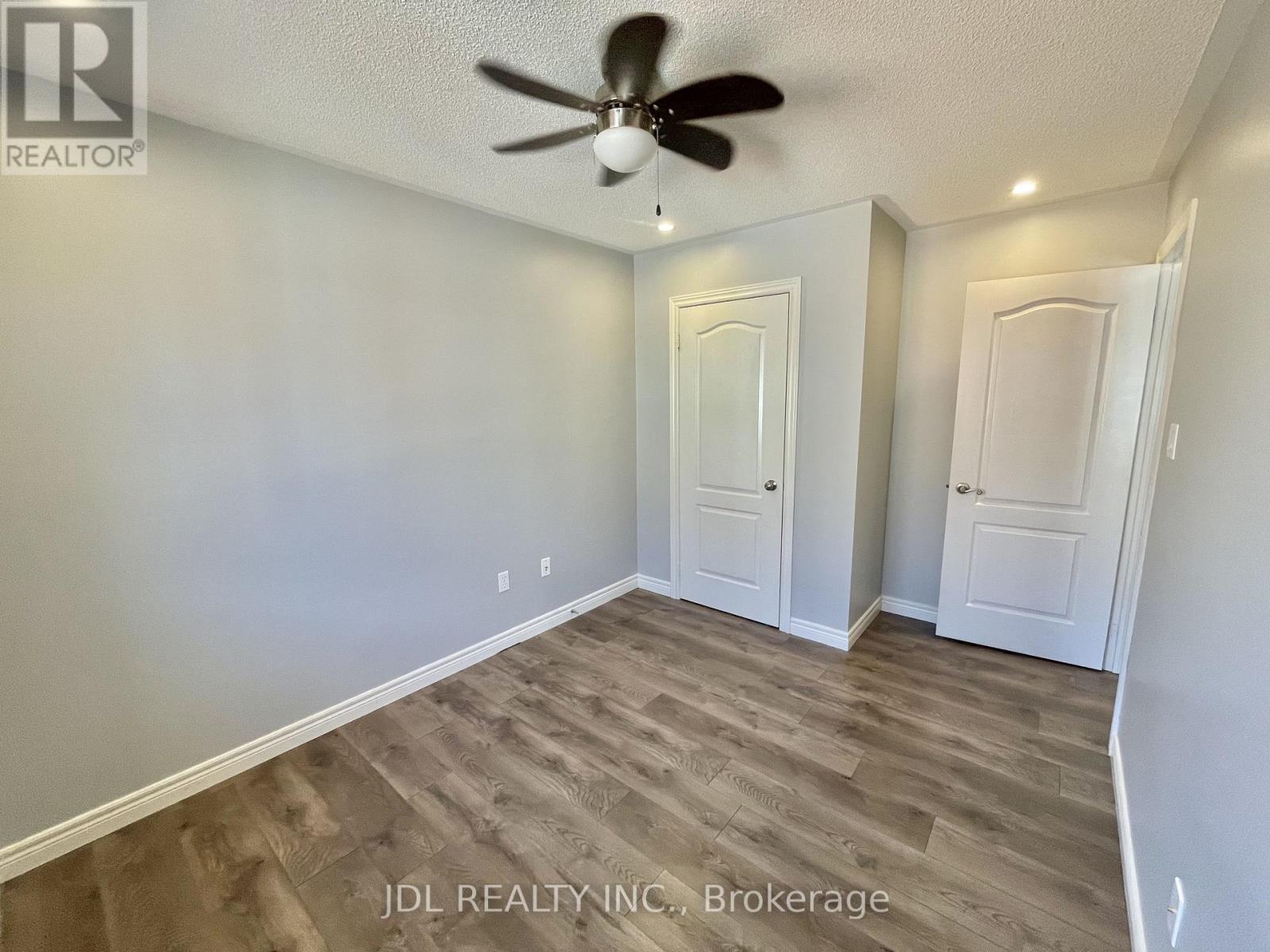 Upper - 241 Emms Drive, Barrie, Ontario L4N 0L5 - Photo 30 - S12561132