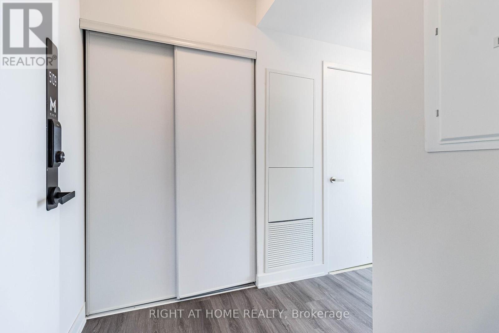 #5109 - 3883 Quartz Road, Mississauga, Ontario  L5B 0M4 - Photo 6 - W12561098