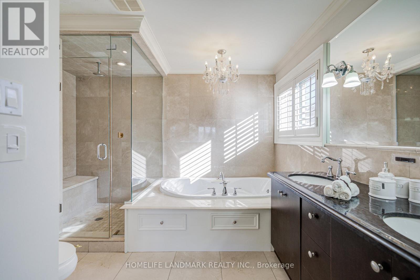 1124 Creekside Drive, Oakville, Ontario  L6H 4Z5 - Photo 29 - W12561100