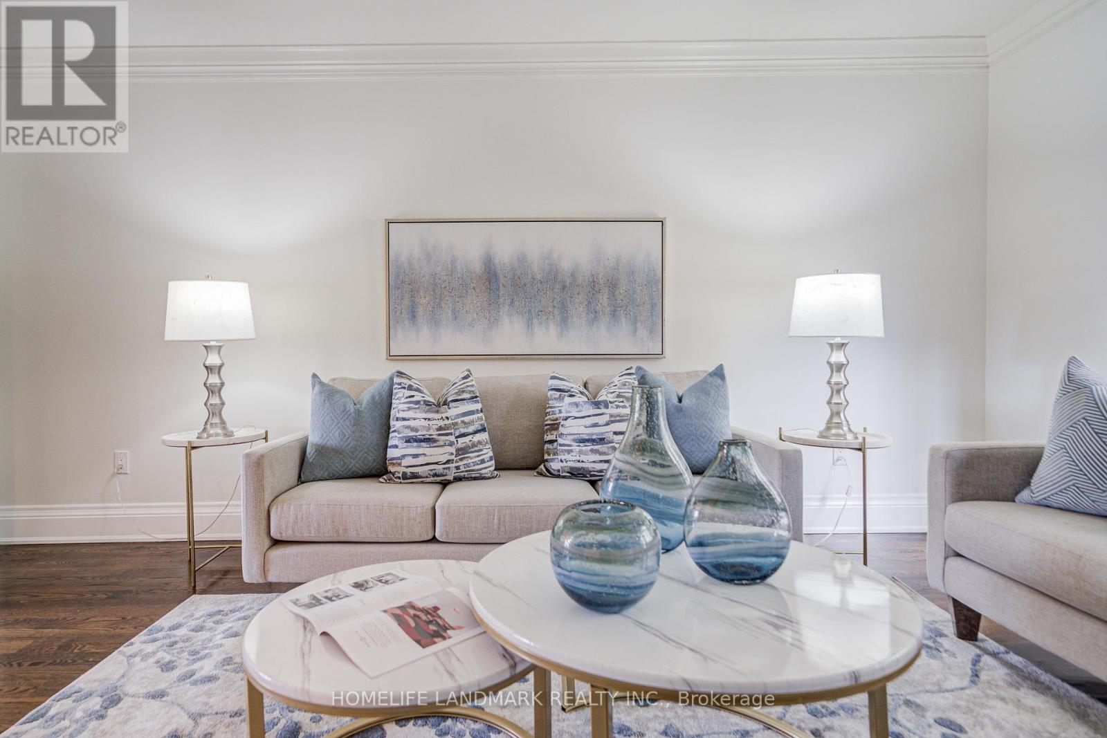 1124 Creekside Drive, Oakville, Ontario  L6H 4Z5 - Photo 7 - W12561100