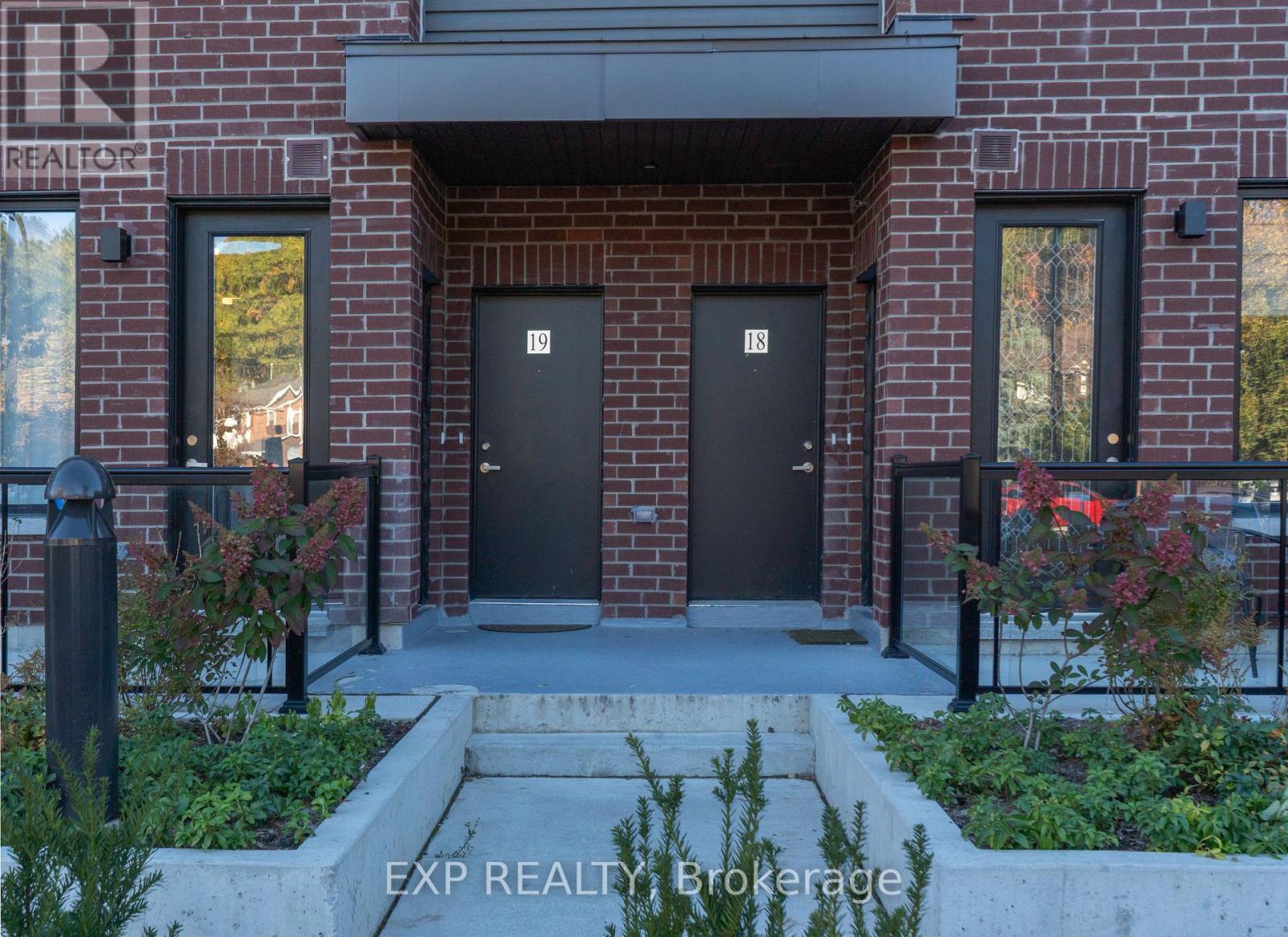 19 - 3566 Colonial Drive, Mississauga, Ontario  L5L 0C1 - Photo 3 - W12561102