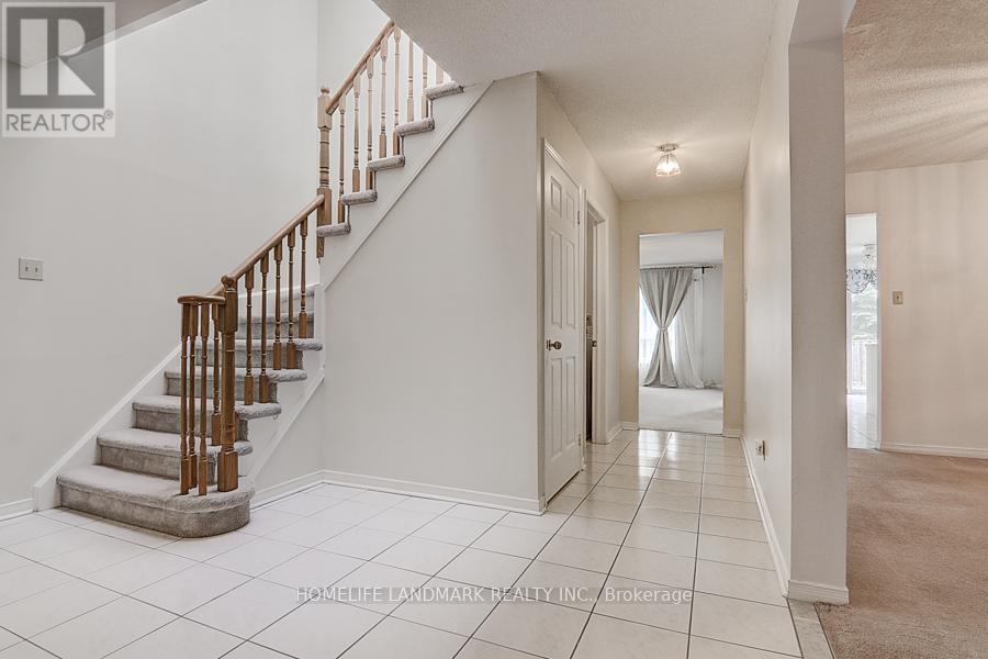 3586 Italia Crescent, Mississauga, Ontario L5B 3T5 - Photo 10 - W12561110
