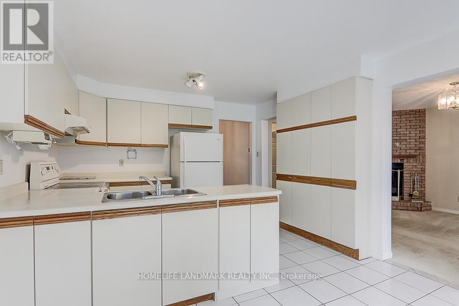 3586 Italia Crescent, Mississauga, Ontario L5B 3T5 - Photo 17 - W12561110