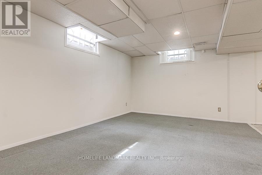 3586 Italia Crescent, Mississauga, Ontario L5B 3T5 - Photo 29 - W12561110