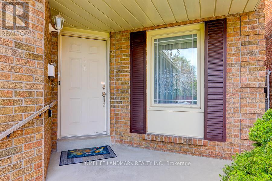 3586 Italia Crescent, Mississauga, Ontario L5B 3T5 - Photo 3 - W12561110