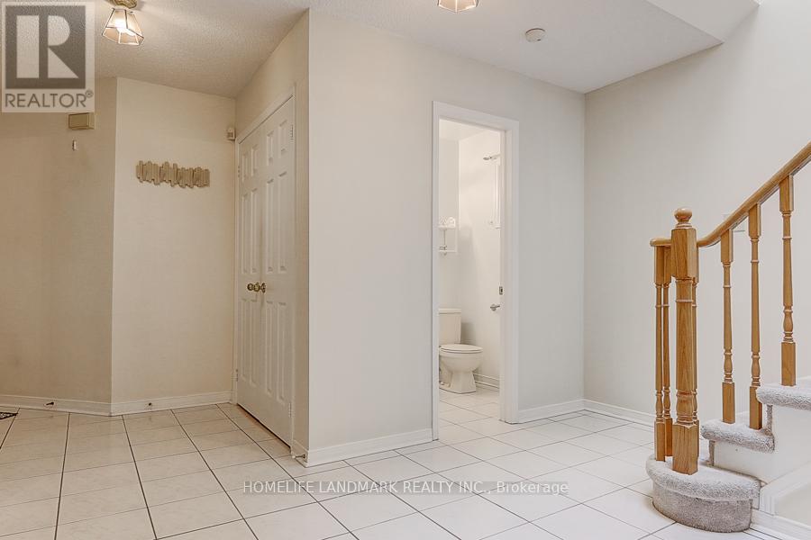 3586 Italia Crescent, Mississauga, Ontario L5B 3T5 - Photo 6 - W12561110