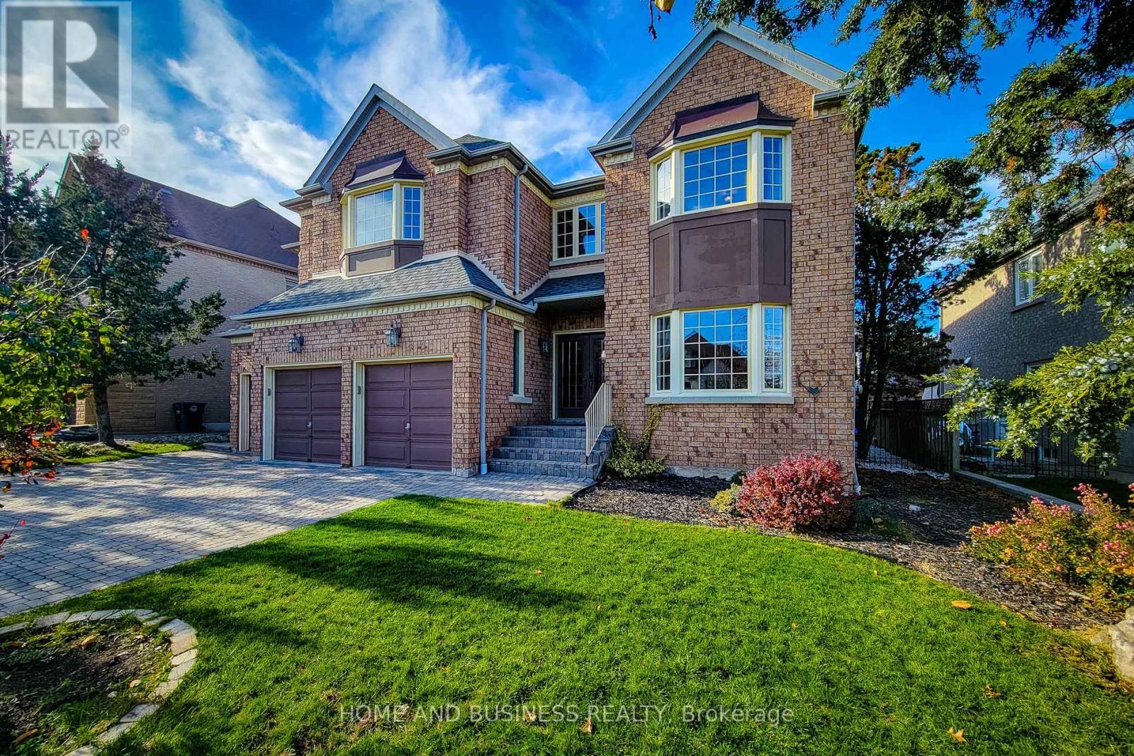 2427 Erin Centre Boulevard, Mississauga, Ontario  L5M 5B3 - Photo 2 - W12561128