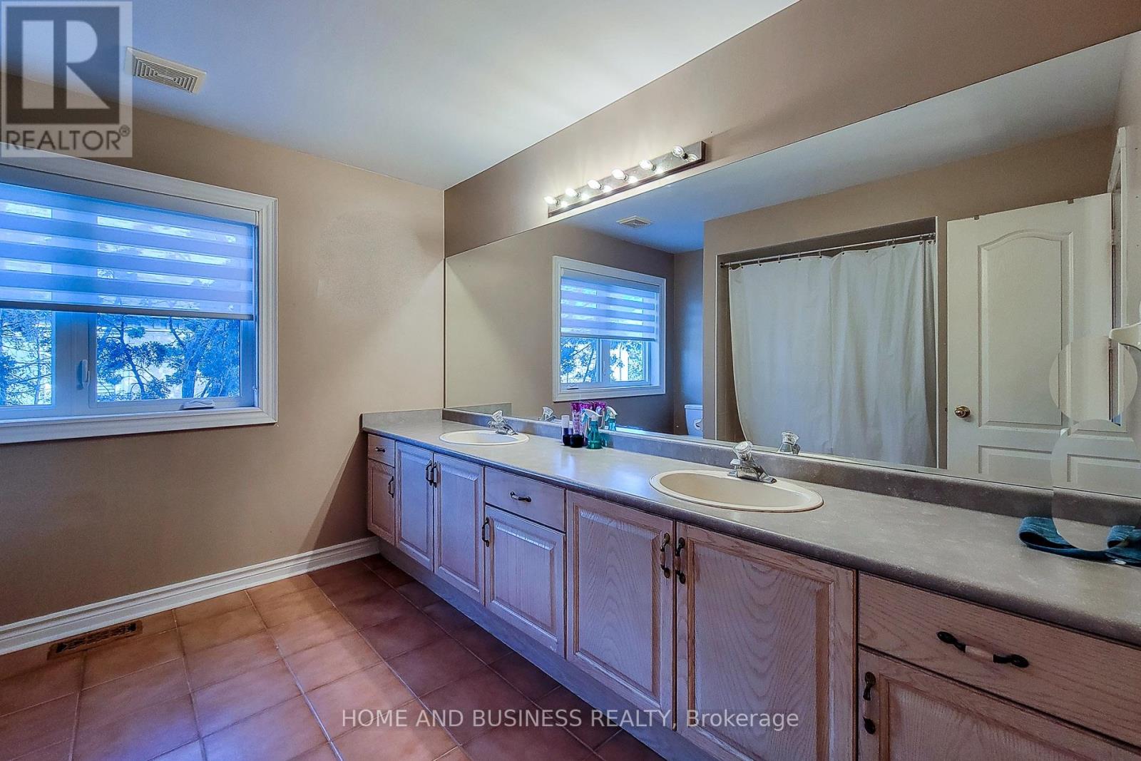 2427 Erin Centre Boulevard, Mississauga, Ontario  L5M 5B3 - Photo 26 - W12561128