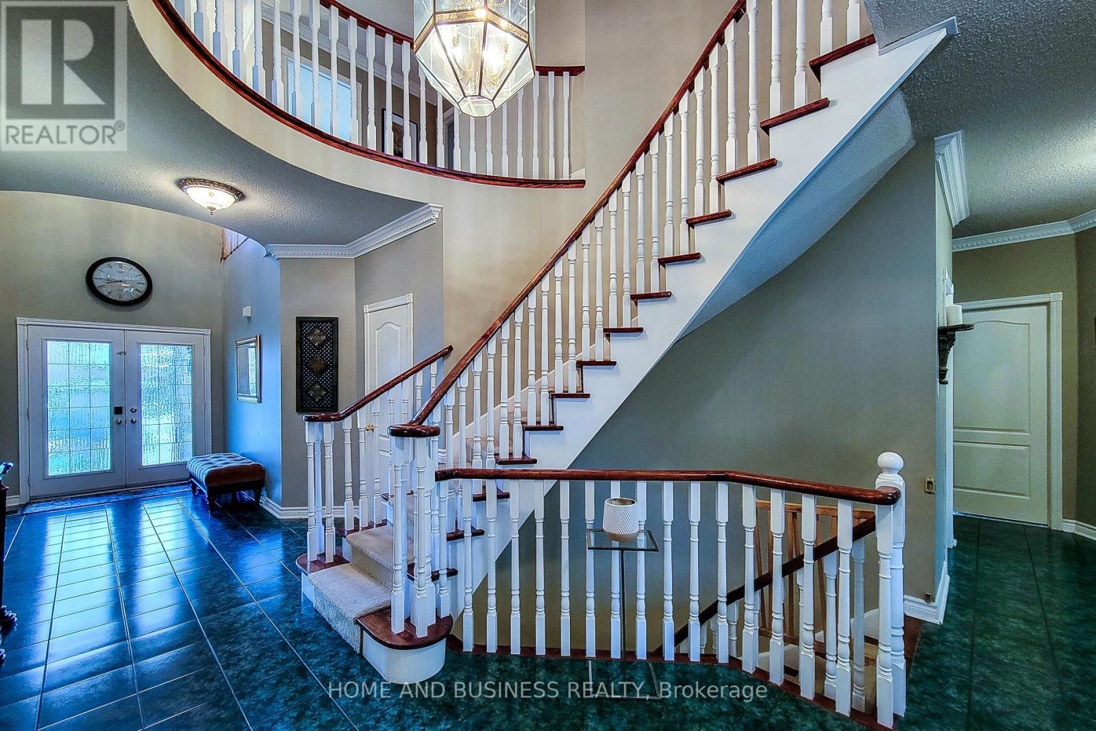 2427 Erin Centre Boulevard, Mississauga, Ontario  L5M 5B3 - Photo 4 - W12561128