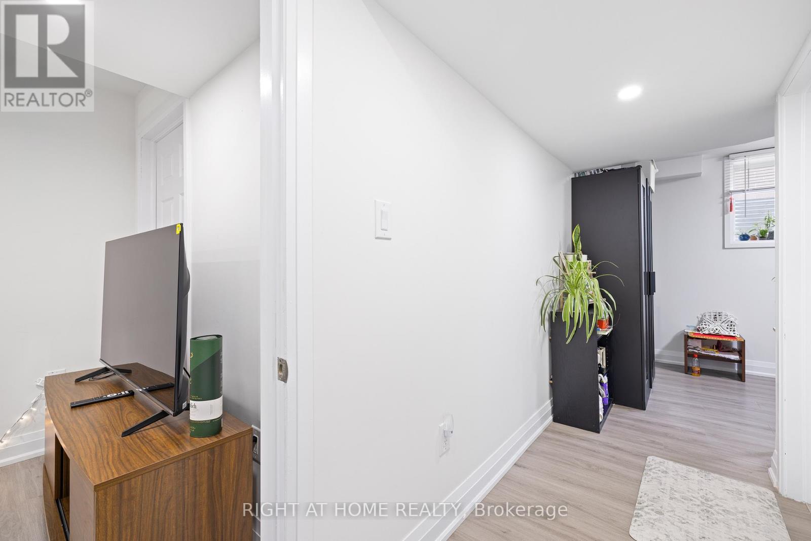 139 Freure Drive, Cambridge, Ontario N1S 0A2 - Photo 29 - X12561130