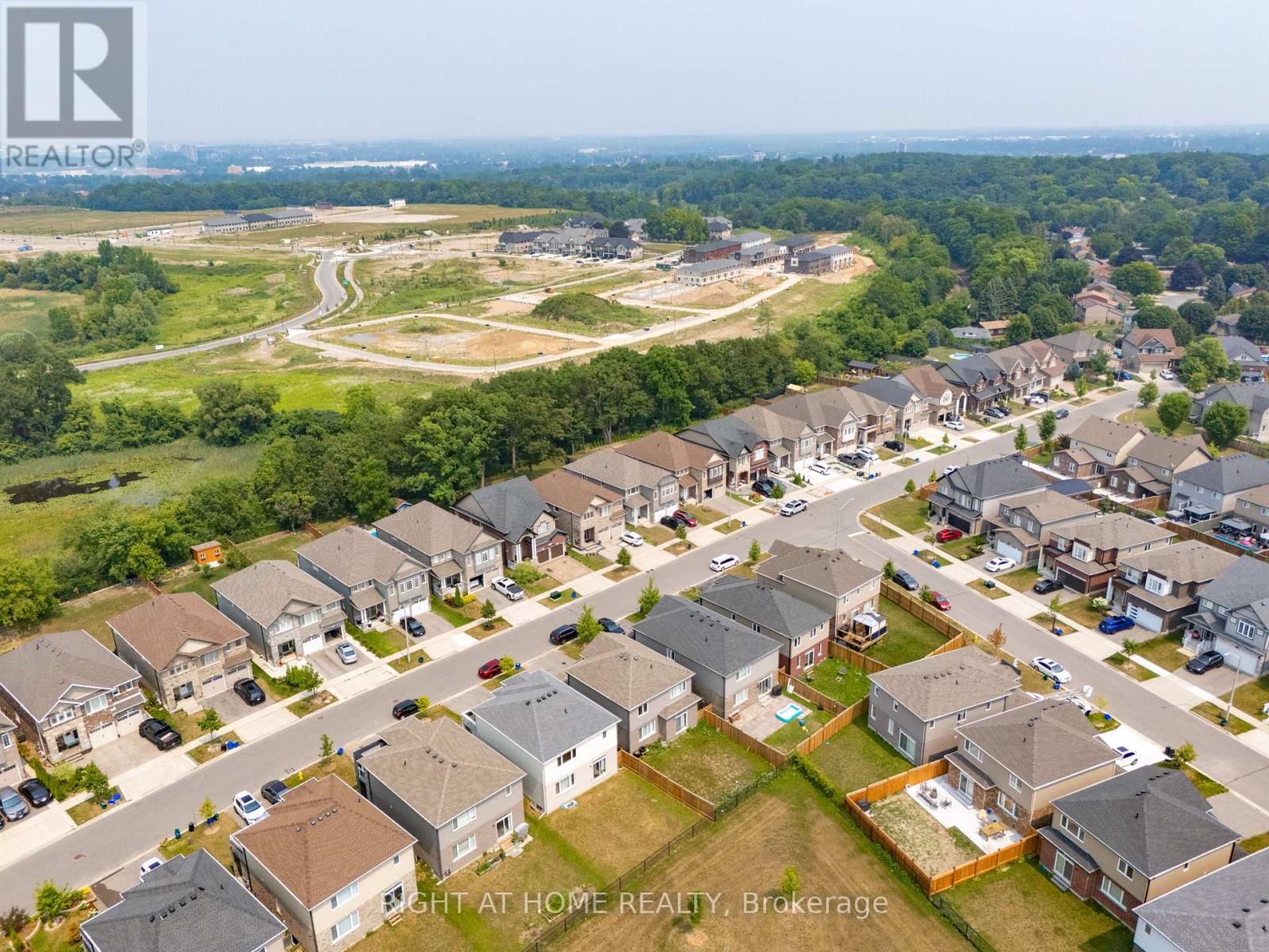 139 Freure Drive, Cambridge, Ontario N1S 0A2 - Photo 38 - X12561130