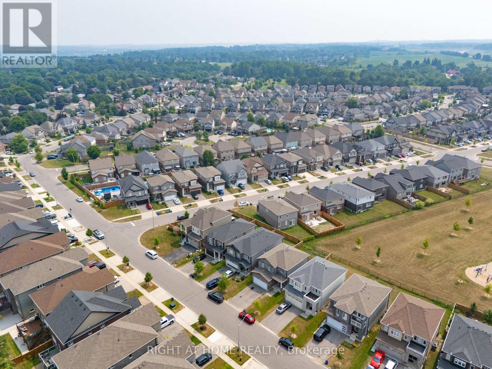 139 Freure Drive, Cambridge, Ontario N1S 0A2 - Photo 39 - X12561130