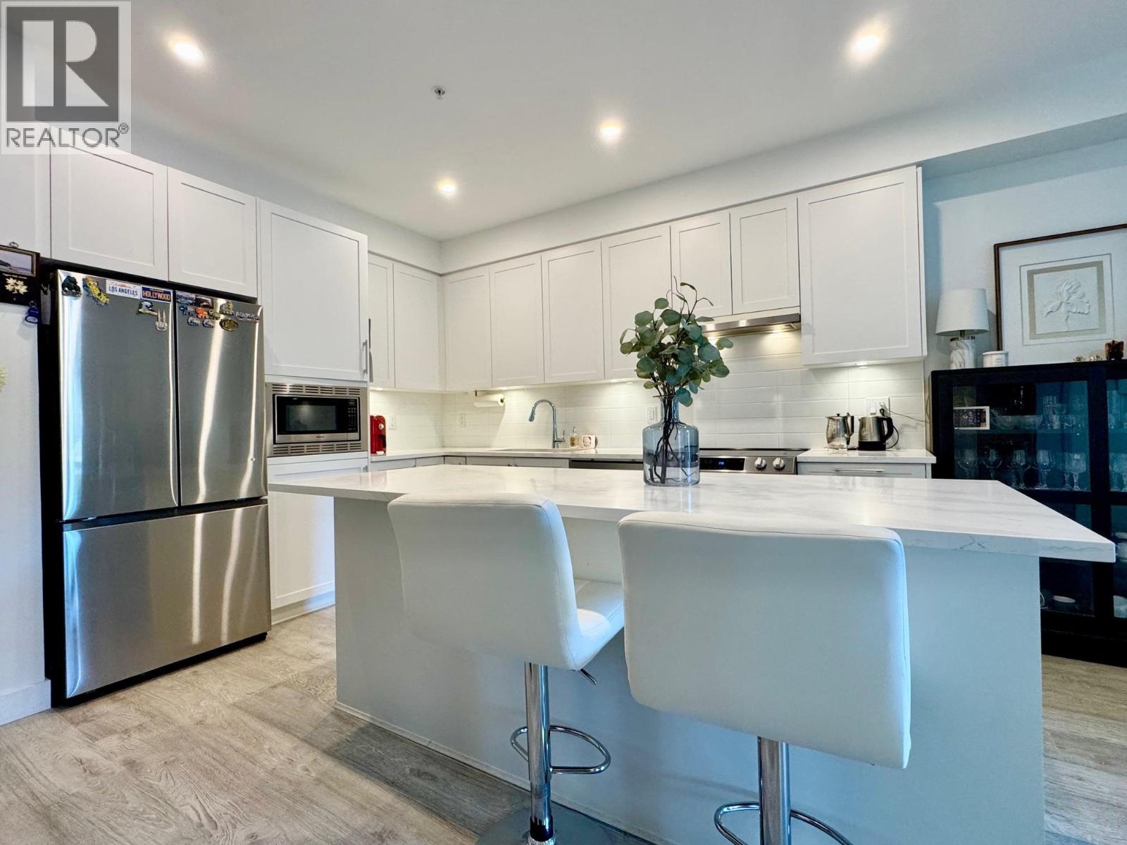 208 2160 GRANT AVENUE, Port Coquitlam, British Columbia