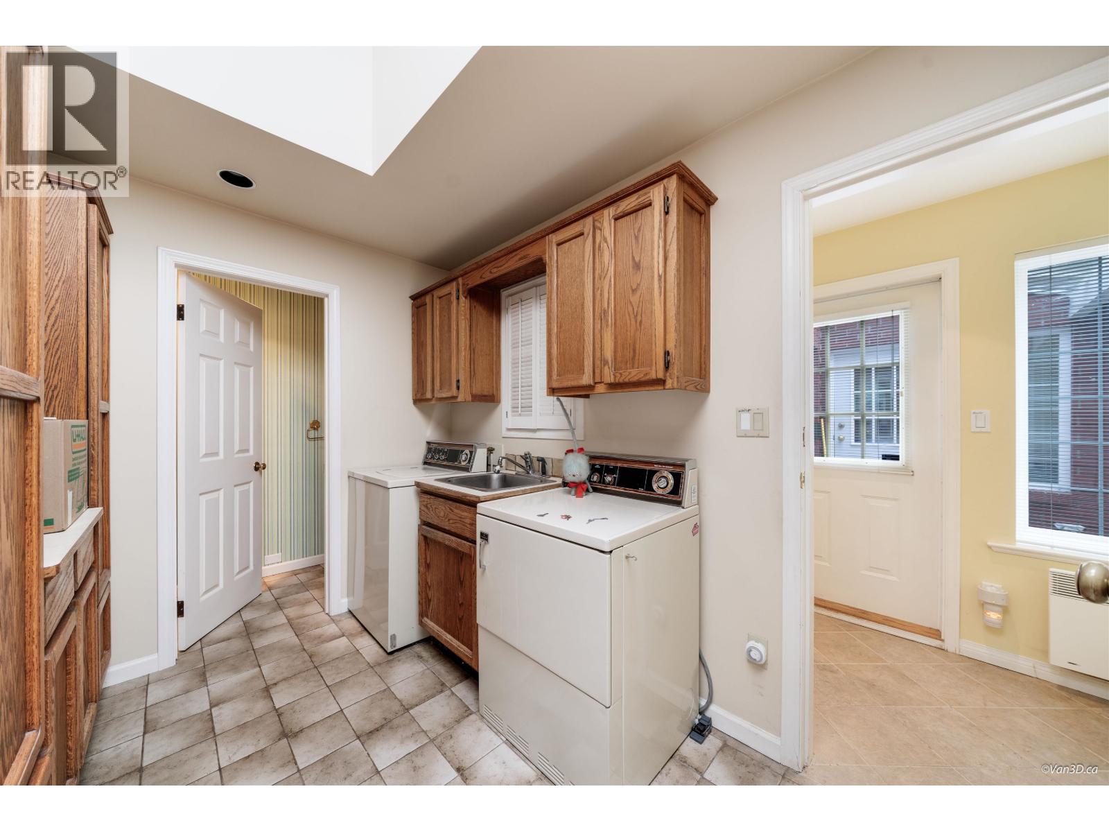 1226 Seymour Boulevard, North Vancouver, British Columbia  V7J 2J8 - Photo 32 - R3068728