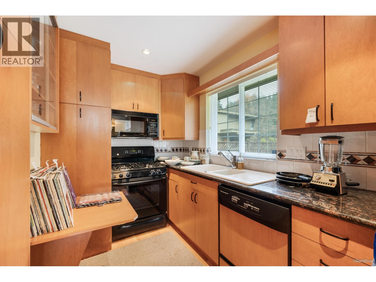 1226 Seymour Boulevard, North Vancouver, British Columbia  V7J 2J8 - Photo 34 - R3068728