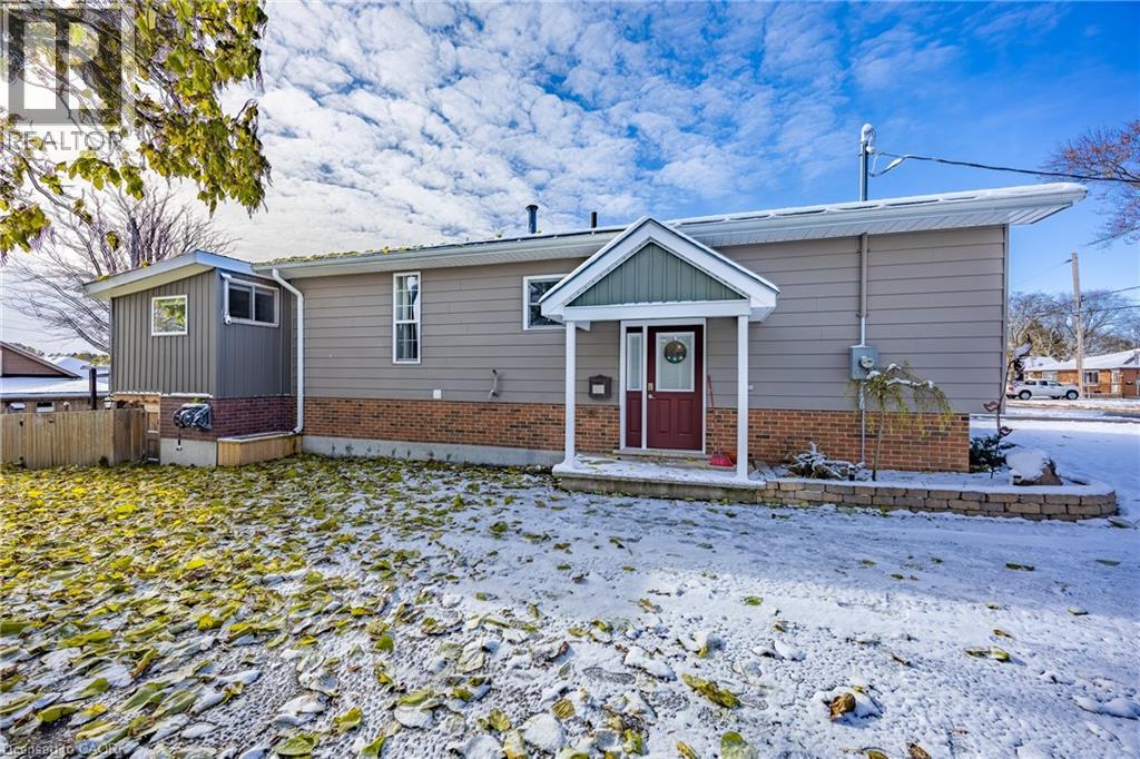 220 King Hiram Street, Ingersoll, Ontario  N5C 1L8 - Photo 2 - 40788949