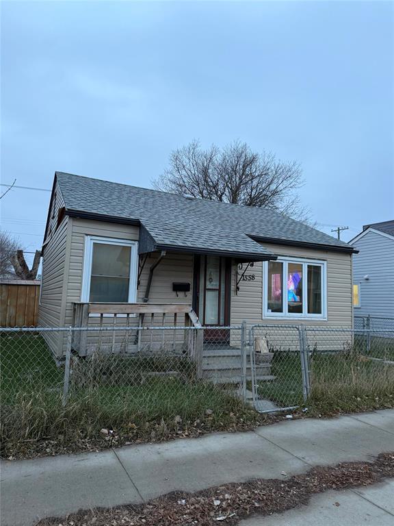 1558 Logan Avenue, Winnipeg, Manitoba