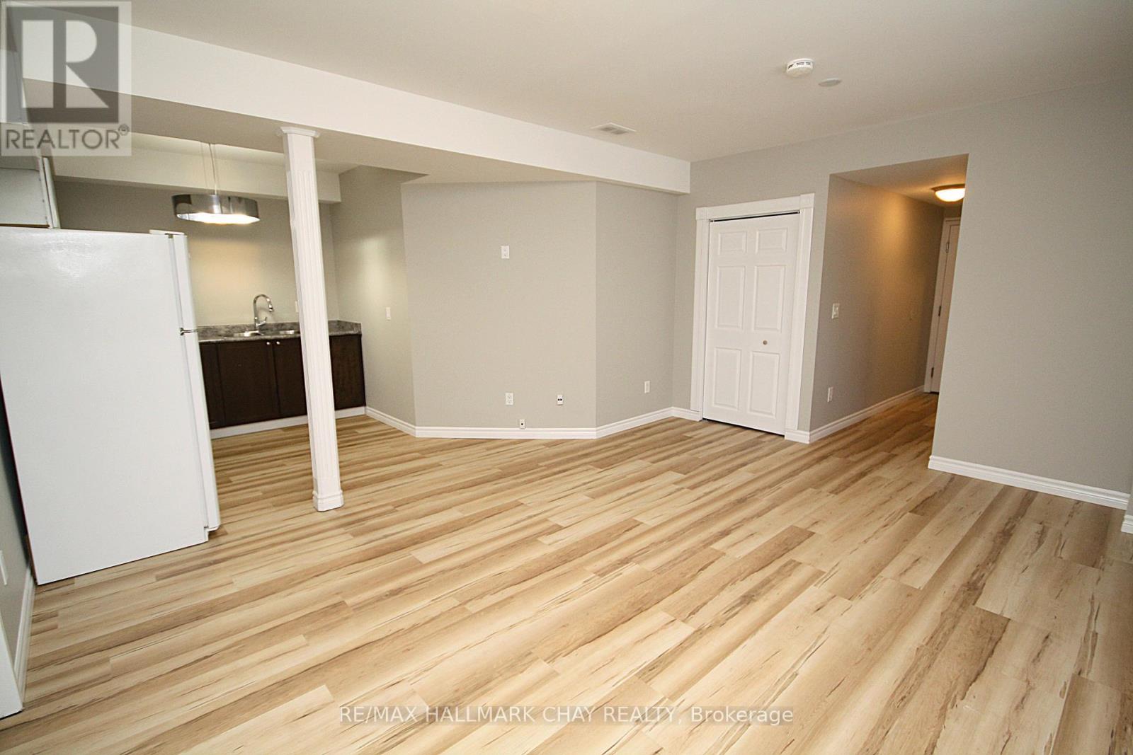 B - 36 Porritt Street, Barrie, Ontario  L4N 6Y3 - Photo 6 - S12561144