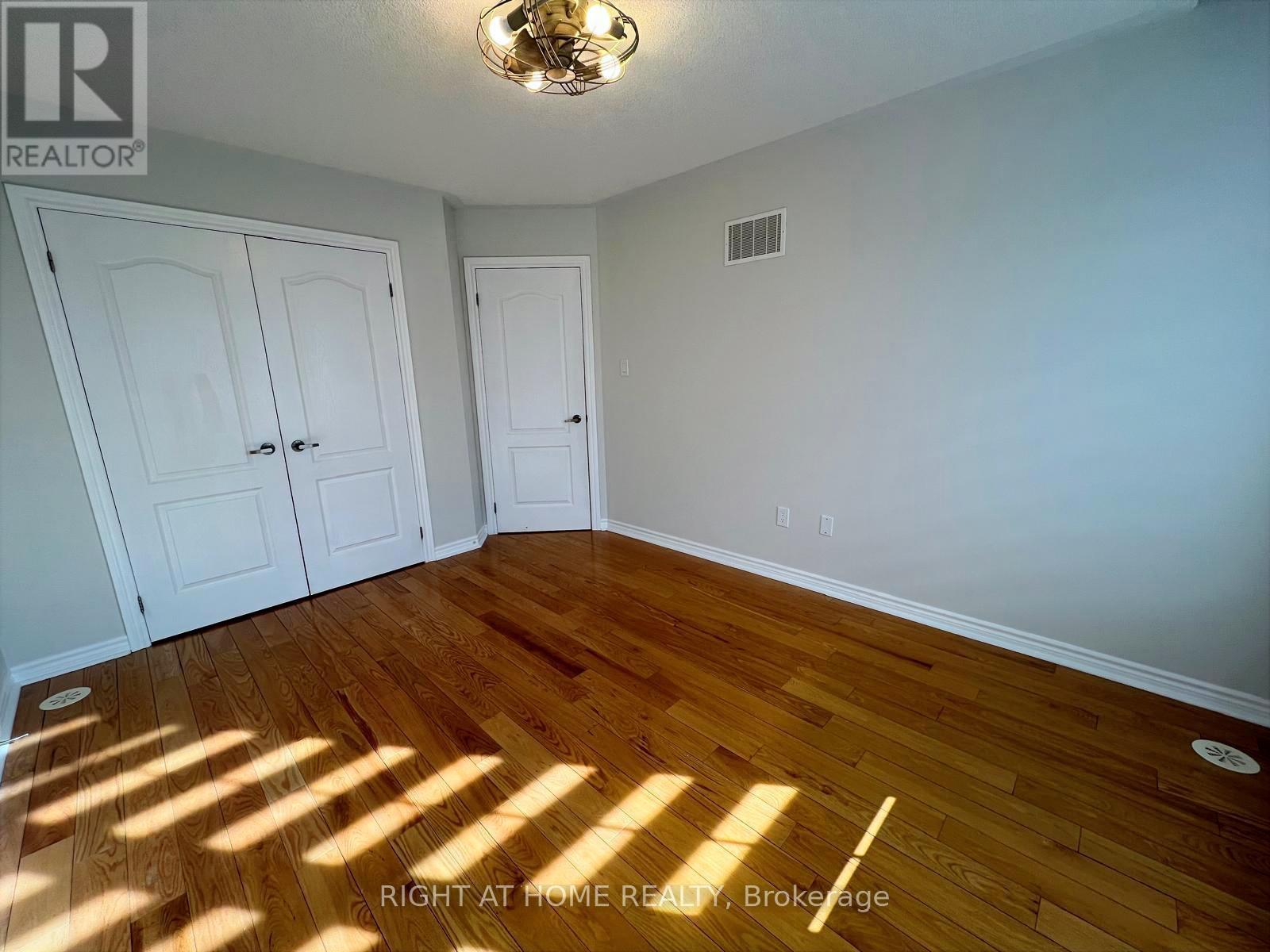 54 - 2435 Greenwich Drive, Oakville, Ontario  L6M 0S4 - Photo 17 - W12561140