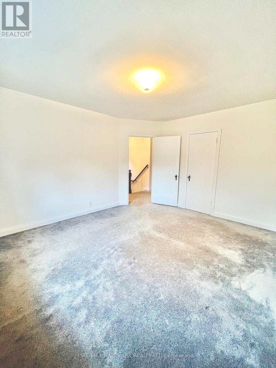 59 Divadale Drive, Toronto, Ontario  M4G 2P1 - Photo 14 - C12561166