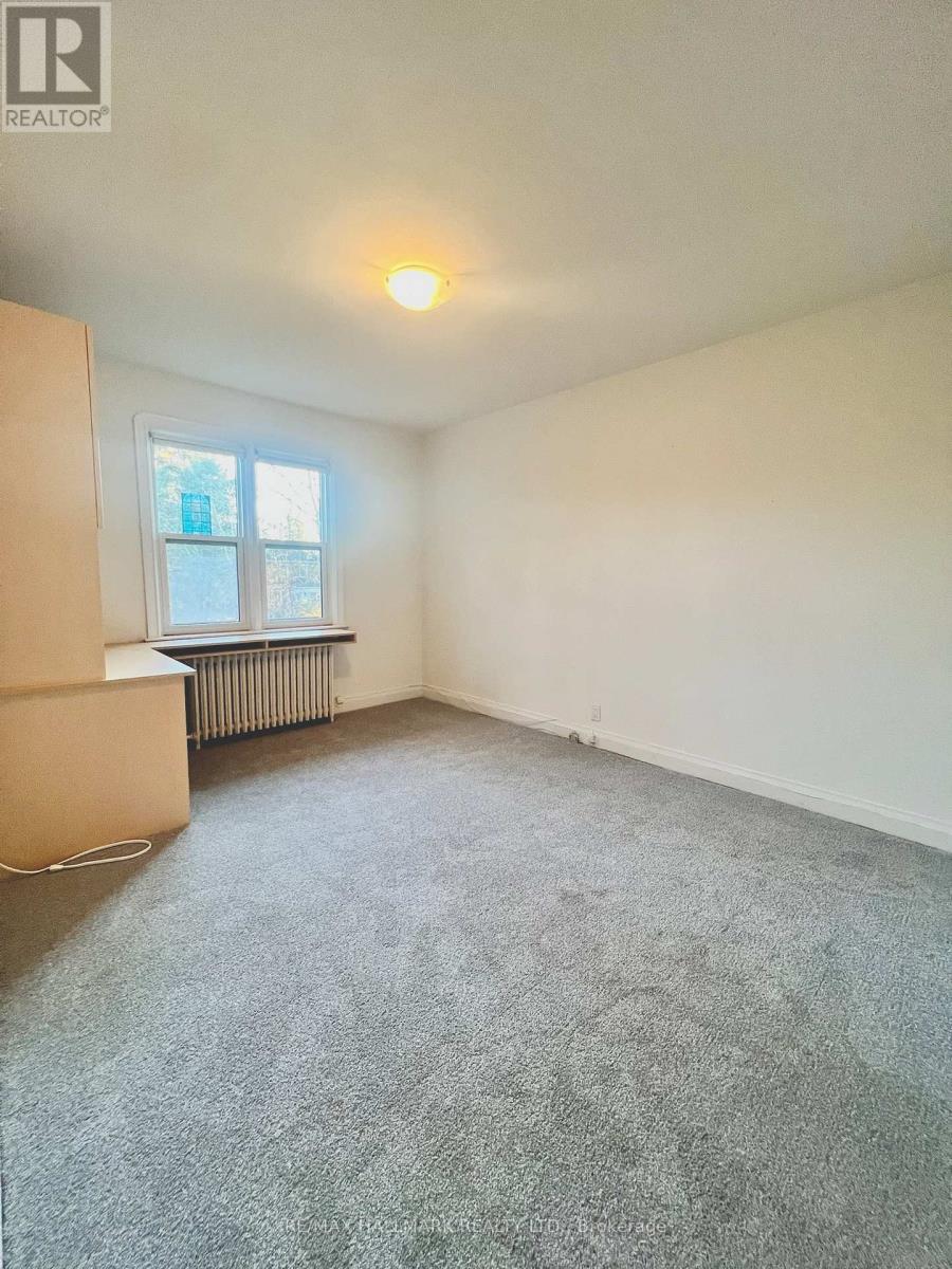 59 Divadale Drive, Toronto, Ontario  M4G 2P1 - Photo 16 - C12561166