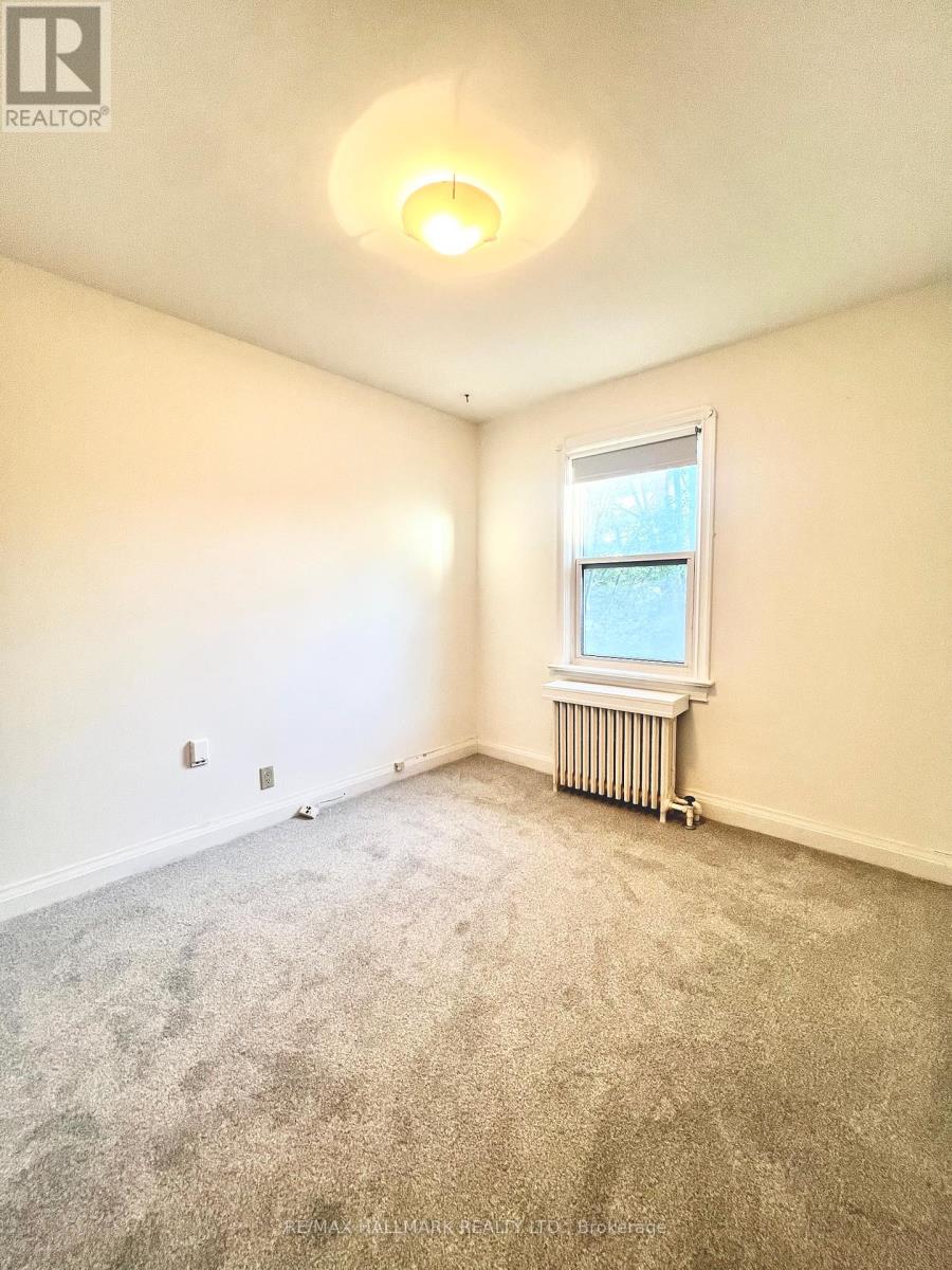 59 Divadale Drive, Toronto, Ontario  M4G 2P1 - Photo 18 - C12561166