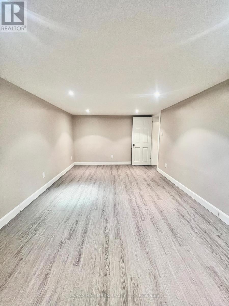 59 Divadale Drive, Toronto, Ontario  M4G 2P1 - Photo 23 - C12561166