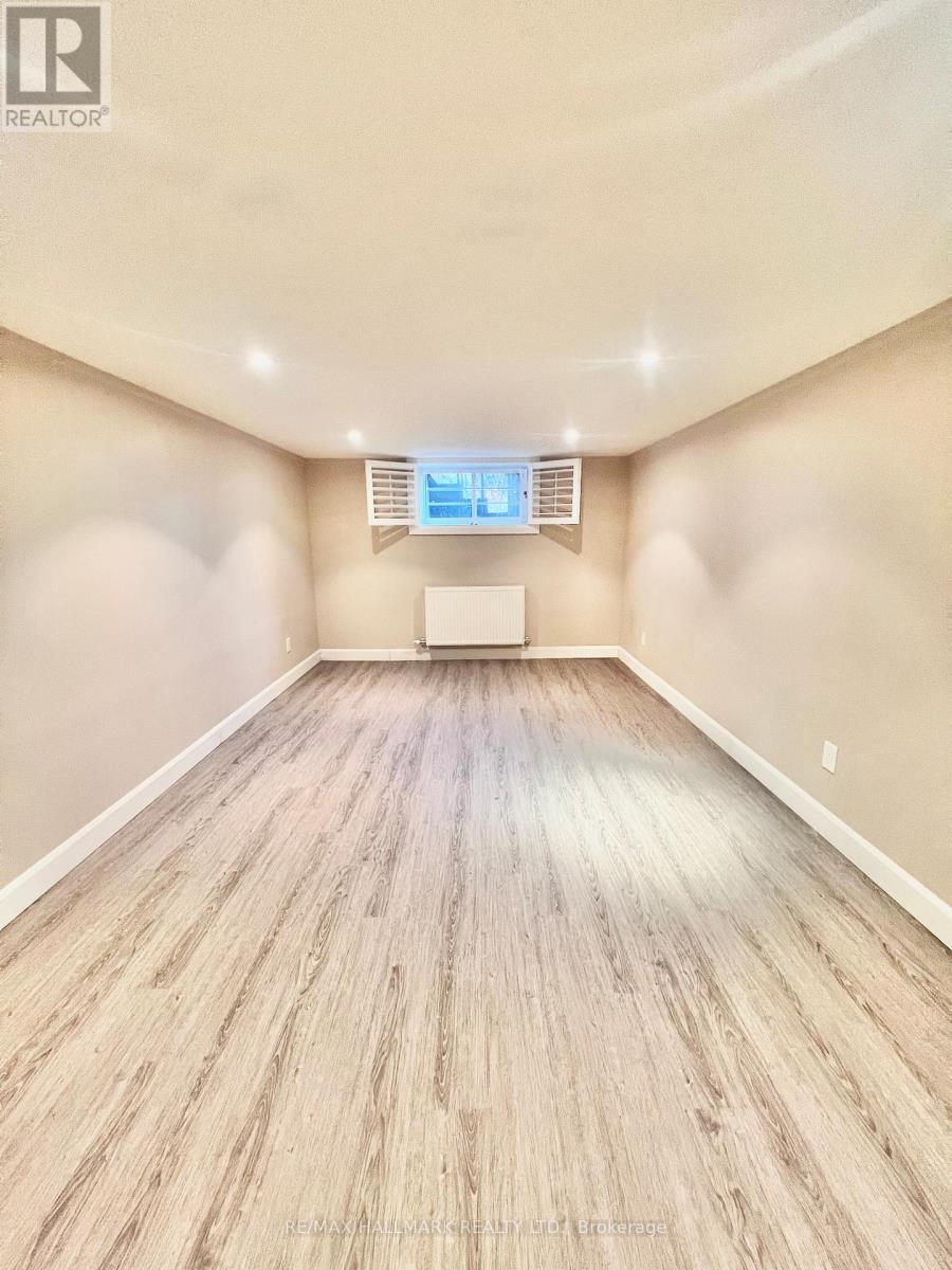 59 Divadale Drive, Toronto, Ontario  M4G 2P1 - Photo 24 - C12561166