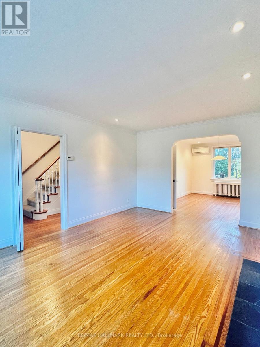 59 Divadale Drive, Toronto, Ontario  M4G 2P1 - Photo 3 - C12561166