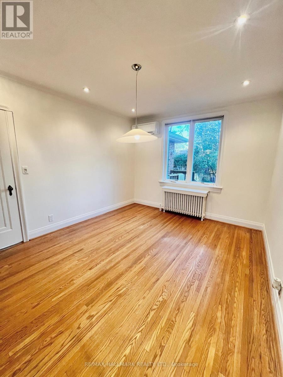 59 Divadale Drive, Toronto, Ontario  M4G 2P1 - Photo 6 - C12561166