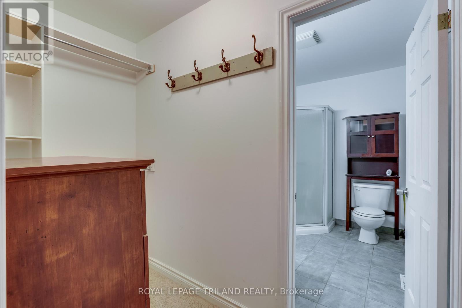 9909 Northville Crescent, Lambton Shores, Ontario N0M 2N0 - Photo 24 - X12556264