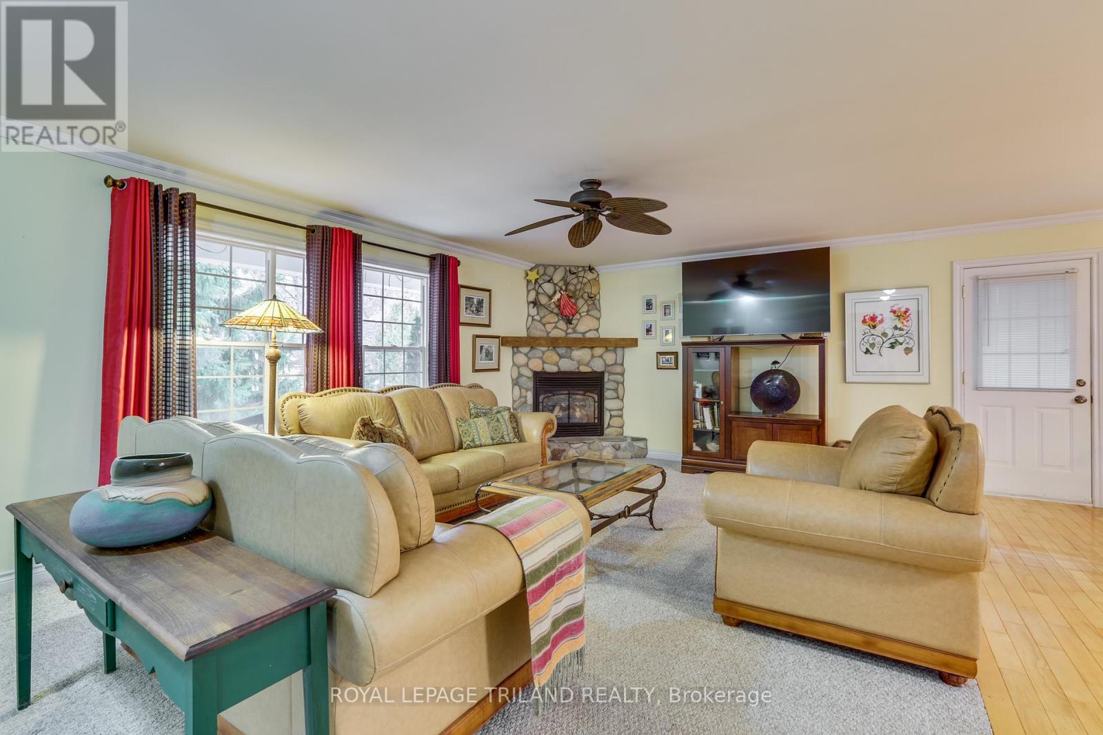 9909 Northville Crescent, Lambton Shores, Ontario N0M 2N0 - Photo 7 - X12556264