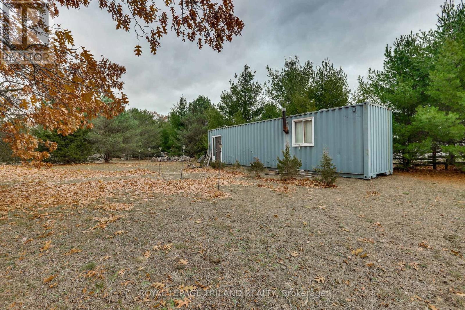 9909 Northville Crescent, Lambton Shores, Ontario N0M 2N0 - Photo 32 - X12556264