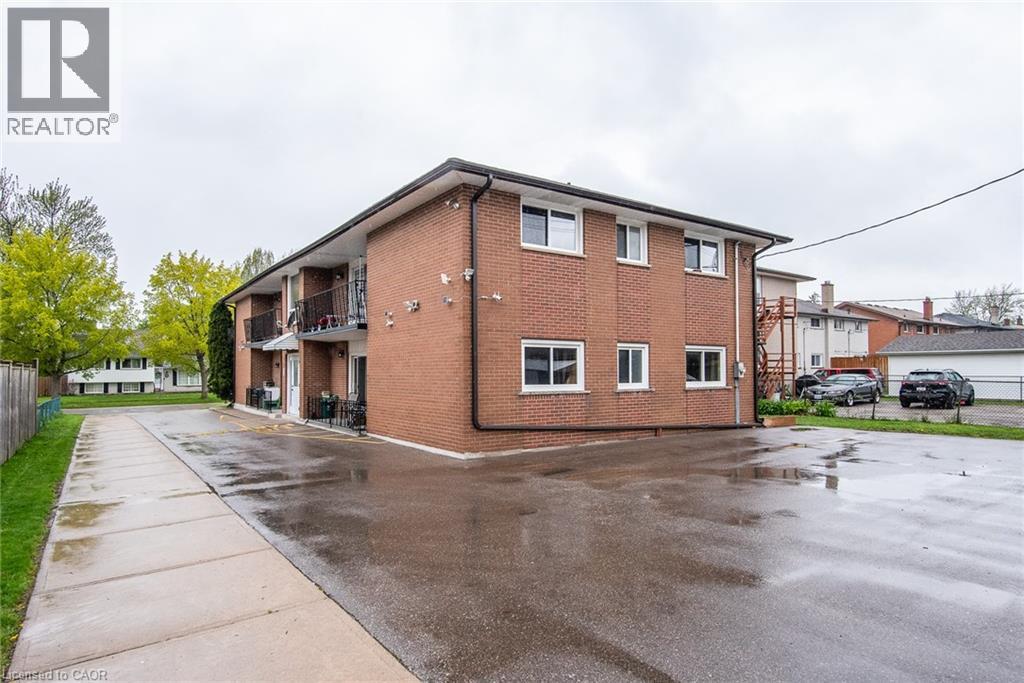 39 Secord Avenue, Kitchener, Ontario  N2B 2C3 - Photo 4 - 40780720