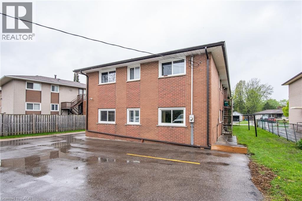 39 Secord Avenue, Kitchener, Ontario  N2B 2C3 - Photo 5 - 40780720