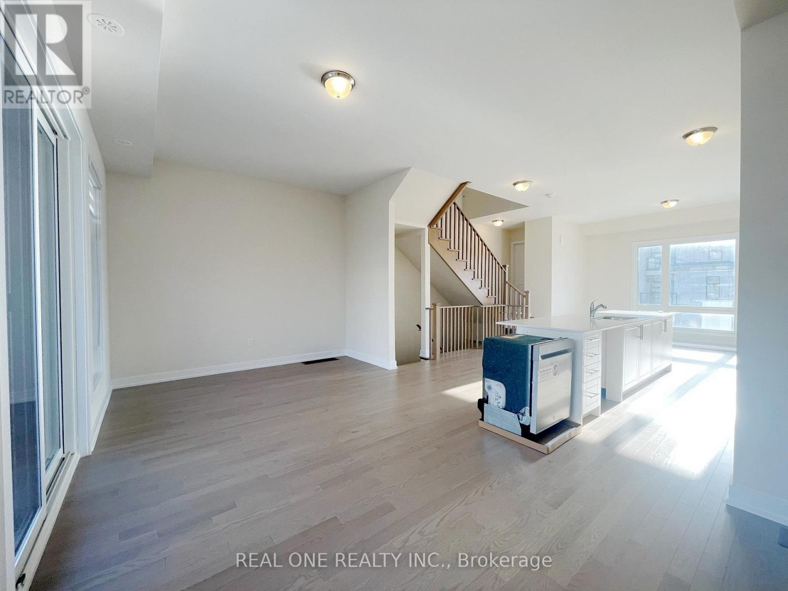 3073 Welsman Gardens, Oakville, Ontario  L6H 7Z2 - Photo 10 - W12561170