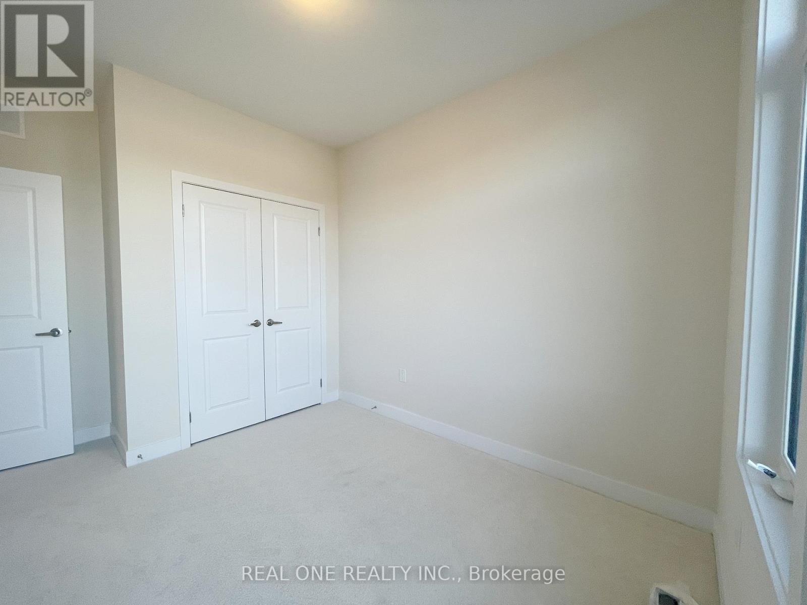 3073 Welsman Gardens, Oakville, Ontario  L6H 7Z2 - Photo 19 - W12561170