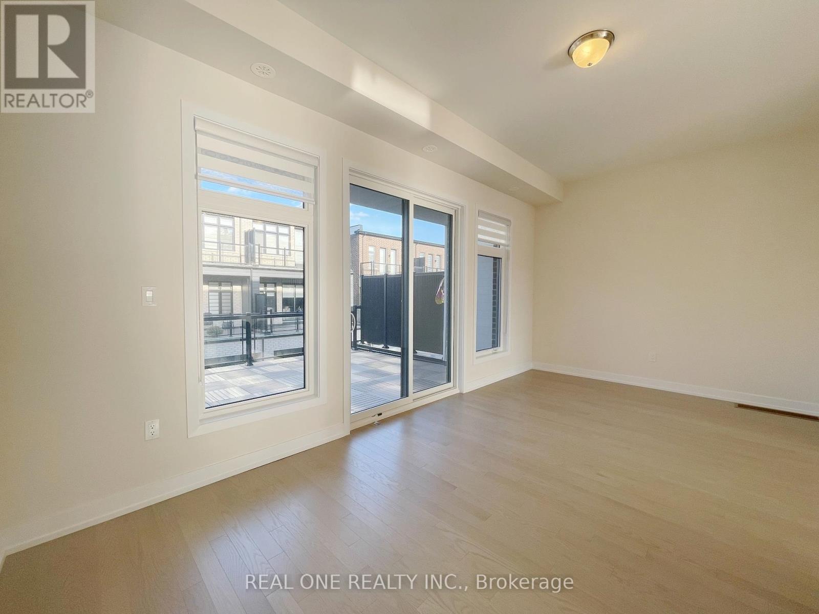 3073 Welsman Gardens, Oakville, Ontario  L6H 7Z2 - Photo 9 - W12561170