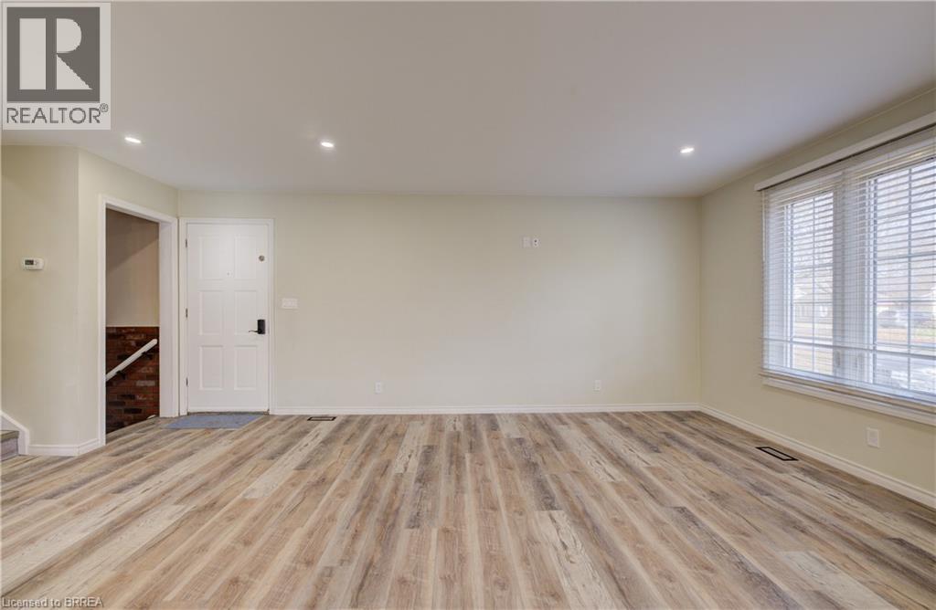 124 Oak Street, Simcoe, Ontario  N3Y 4S3 - Photo 6 - 40789207